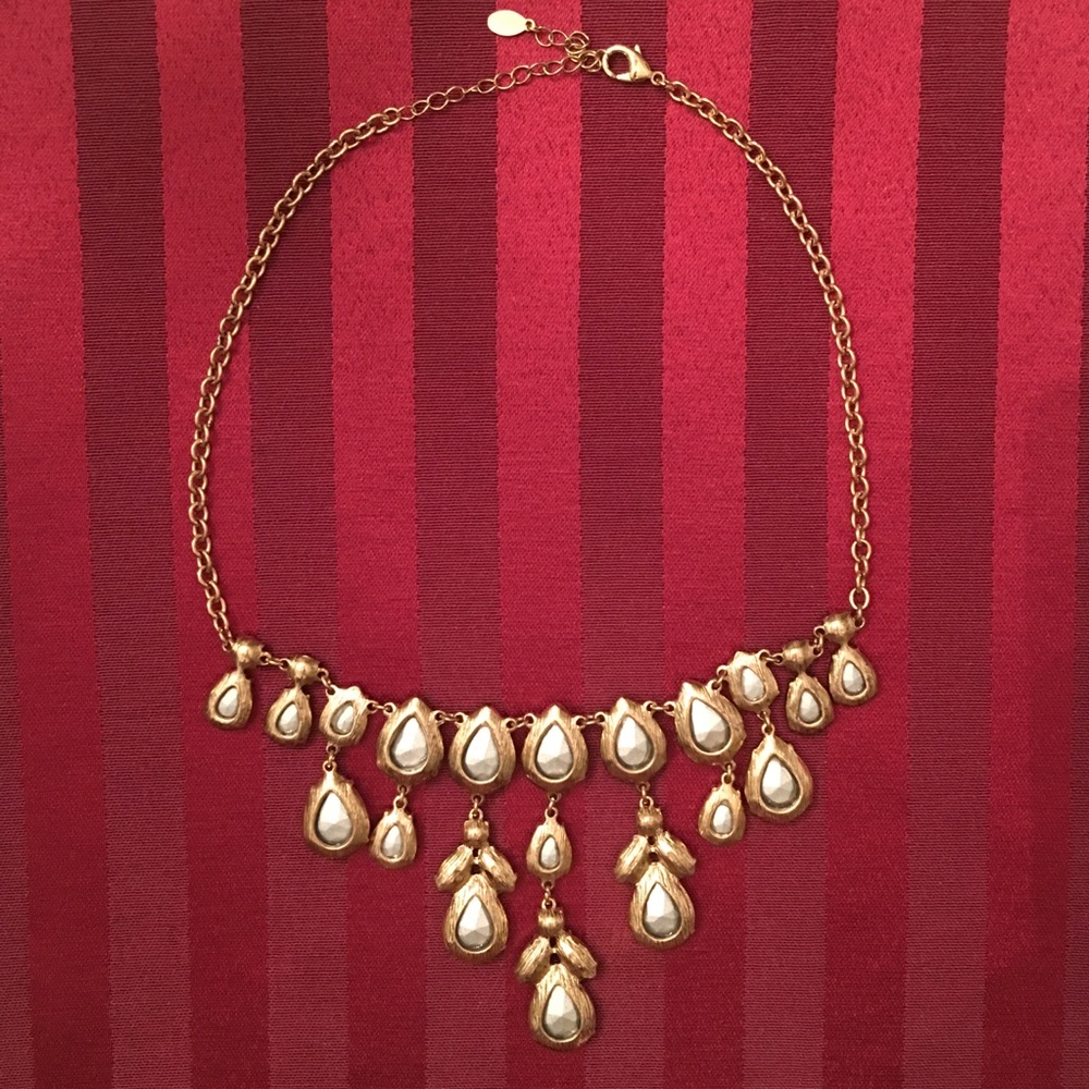 Aldo Statement Necklace - Picture 3 of 4